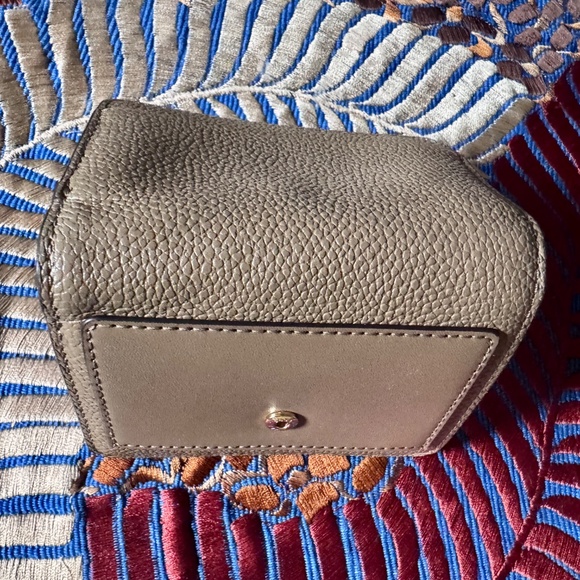 NWoT MICHAEL Michael Kors Tan Pebbled Leather Compact Wallet Missing Zipper Pull - Picture 3 of 7